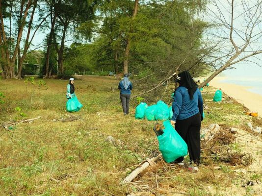 Beach Clean Up - 31