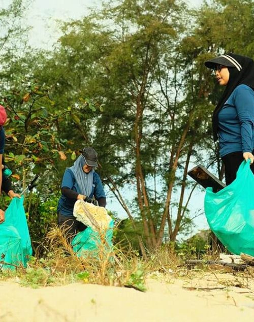 Beach Clean Up - 32