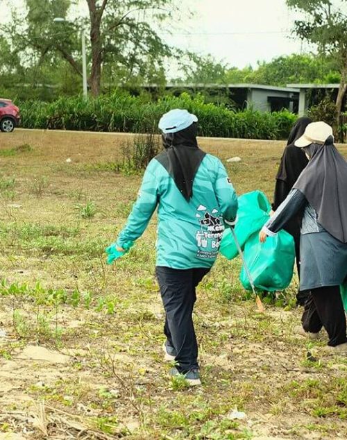 Beach Clean Up - 36