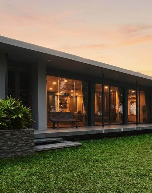 Large Beach Villa 01